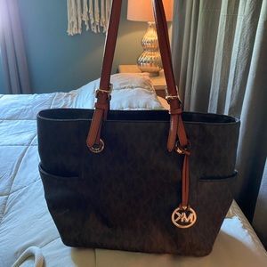 Michael kors purse